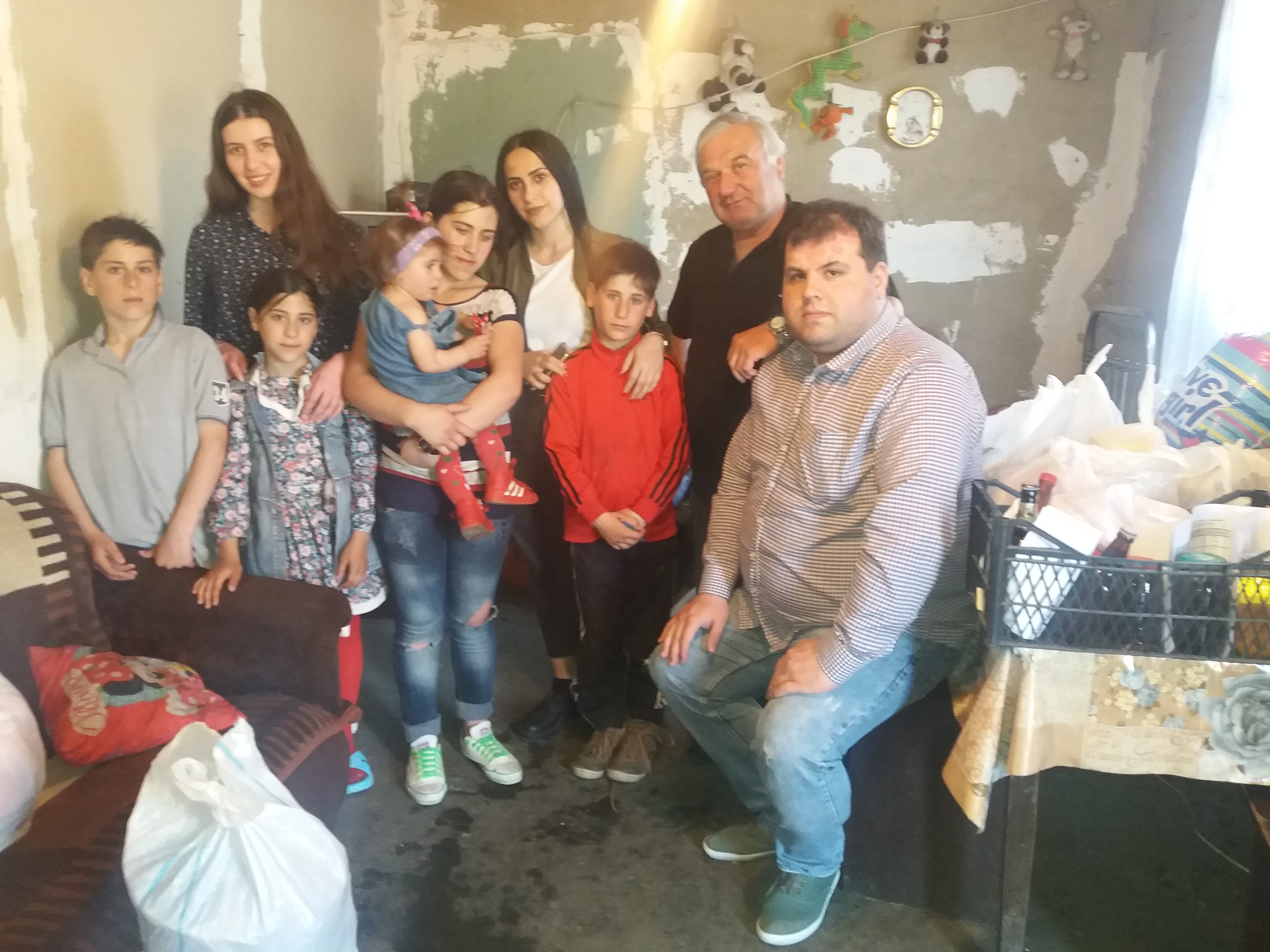 თჰუ დაეხმარა მძიმე სოციალური მდგომარეობის ოჯახს