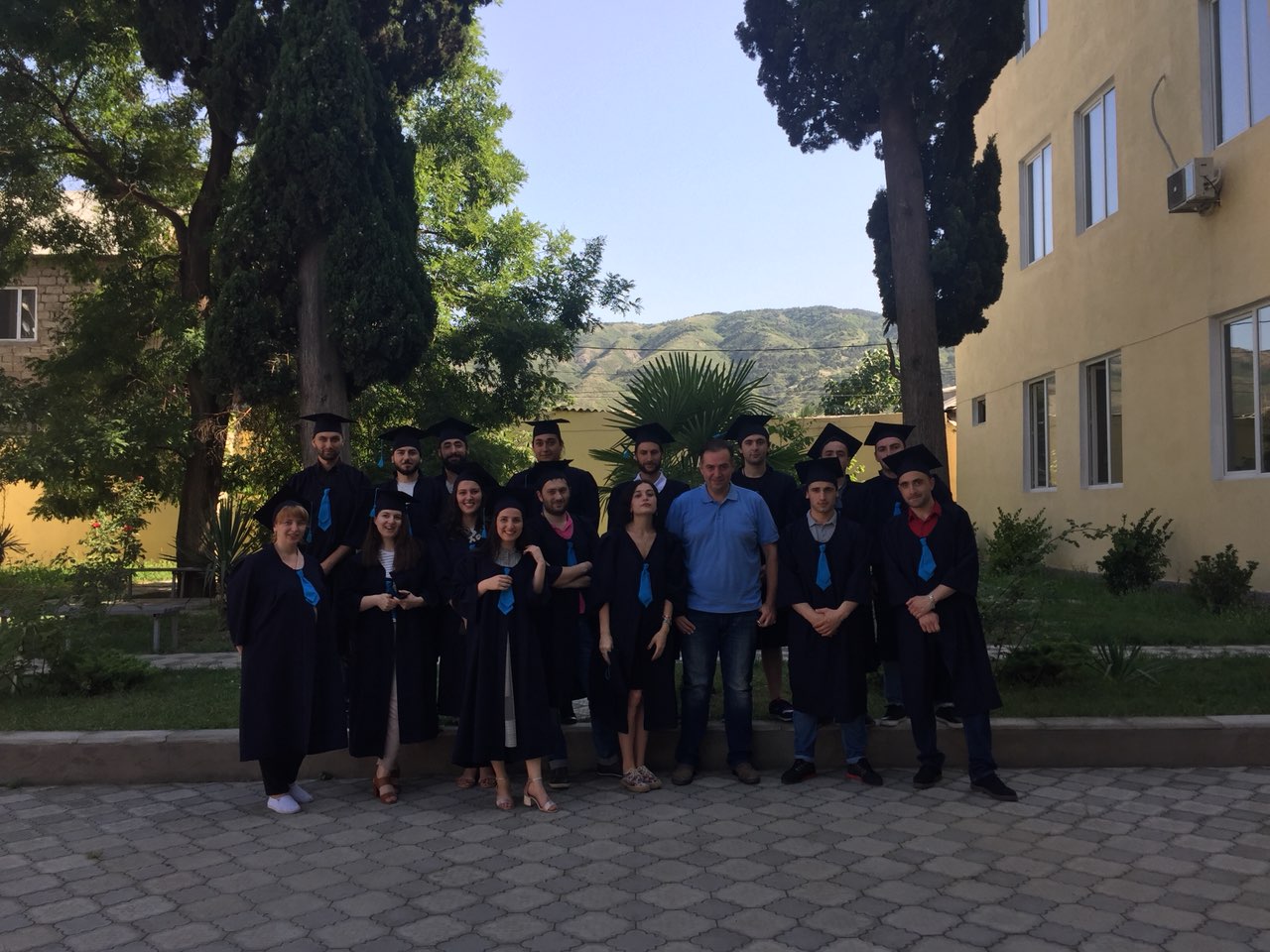 თჰუ ულოცავს სამართლის ფაკულტეტის კურსდამთავრებულებს