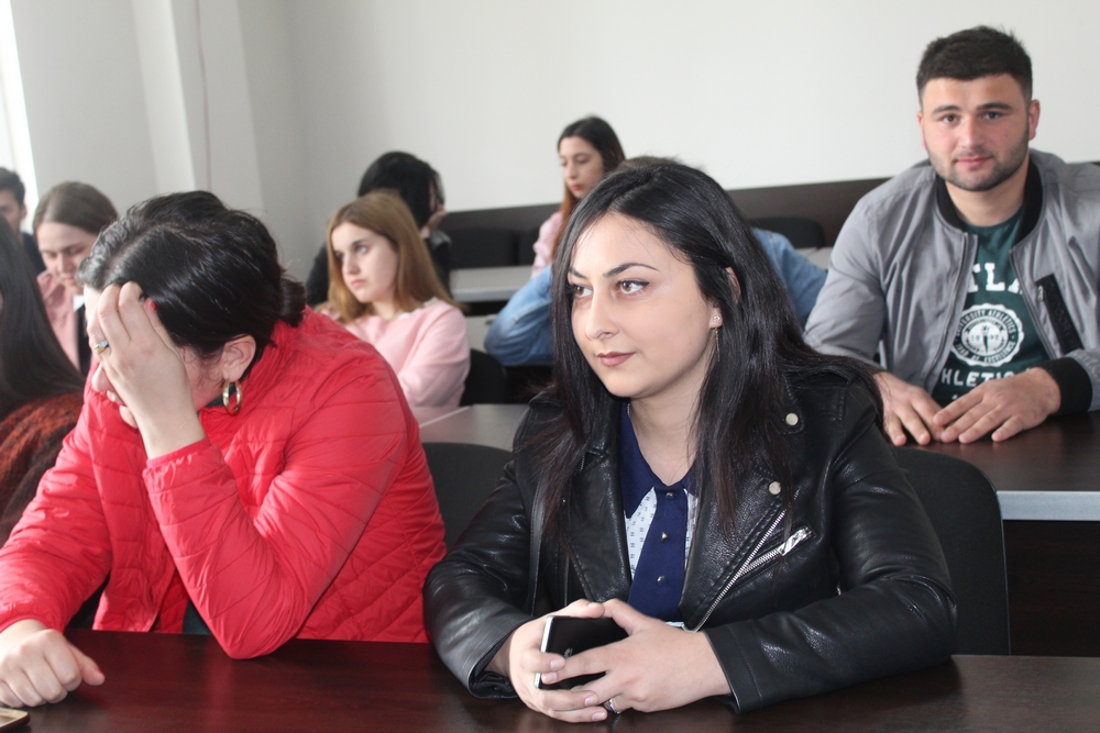 „მე ვსაუბრობ ქართულად“