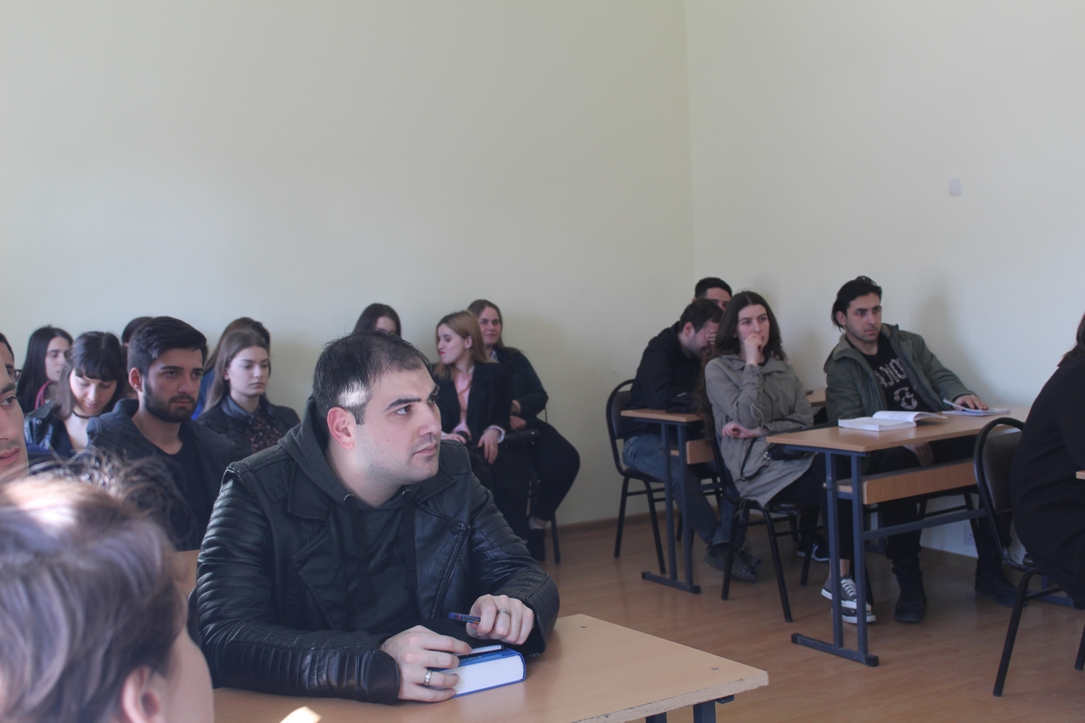სტუდენტური მხარდაჭერისა და კარიერული განვითარების სამსახურის შეხვედრა სტუდენტებთან